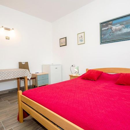 Guest House Ab Adria Home Ровінь Екстер'єр фото