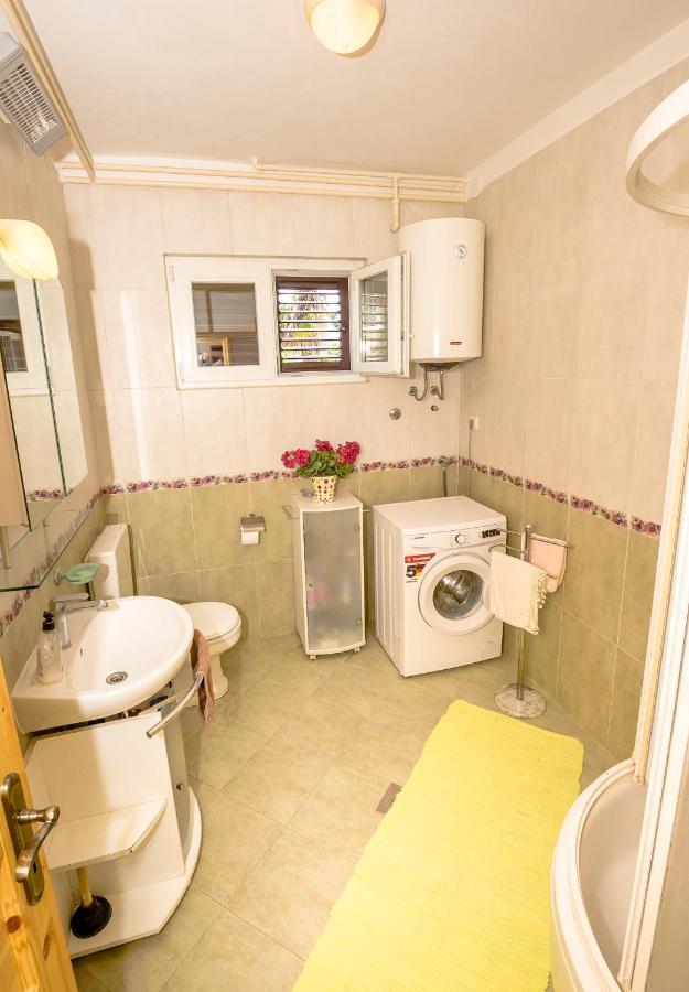 Guest House Ab Adria Home Ровінь Екстер'єр фото