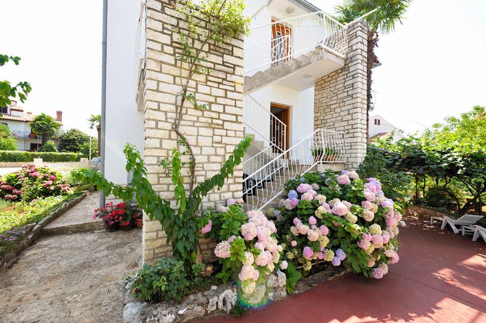 Guest House Ab Adria Home Ровінь Екстер'єр фото