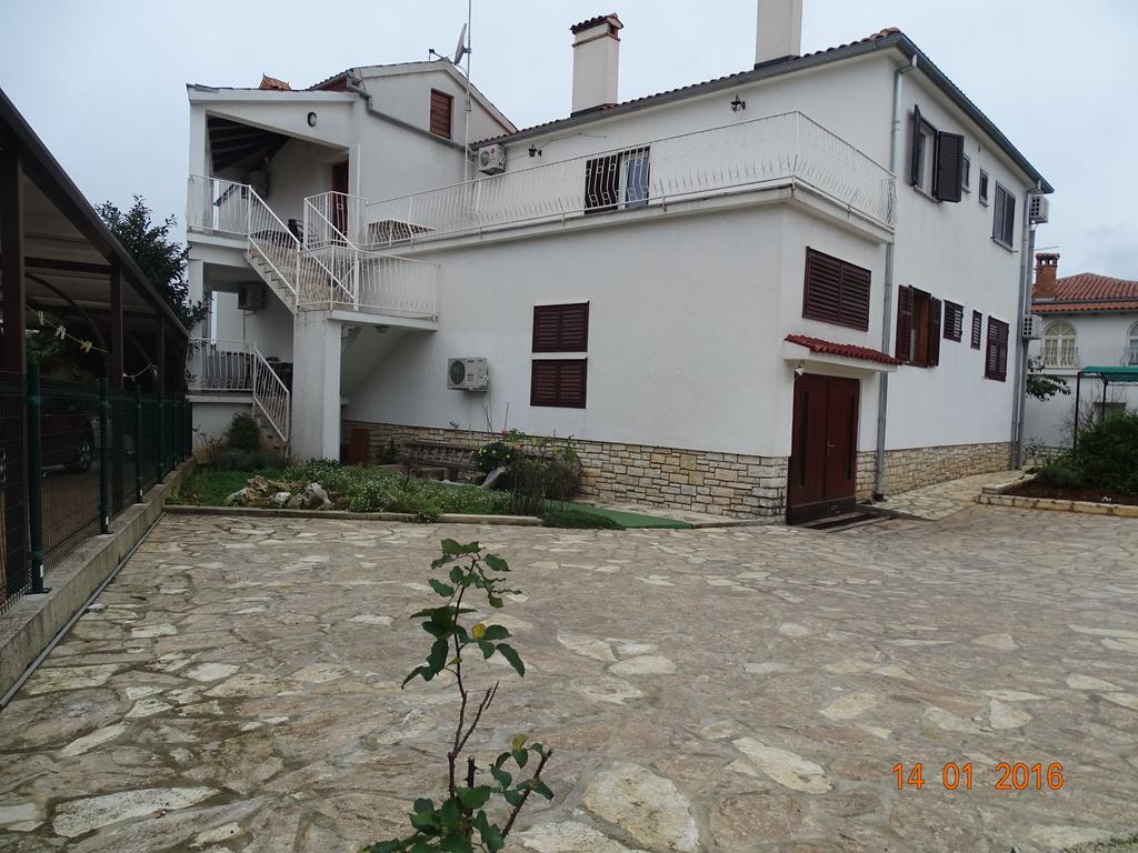 Guest House Ab Adria Home Ровінь Екстер'єр фото