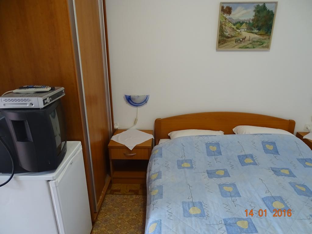 Guest House Ab Adria Home Ровінь Номер фото